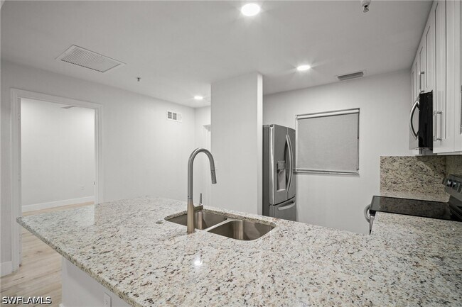 Foto del edificio - 4450 Botanical Pl Cir