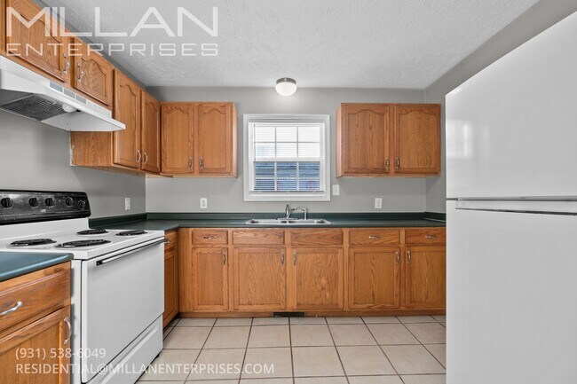 Foto del edificio - Charming Two Bedroom in the Heart of Clark...