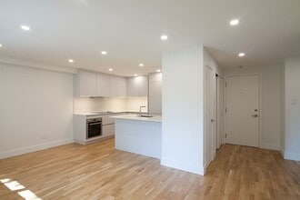 Building Photo - Les Appartements St Lambert