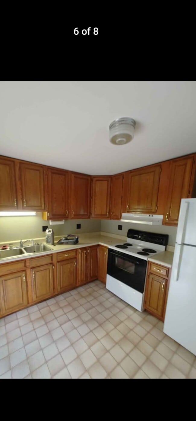 Building Photo - 19 1st St