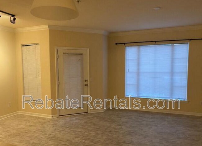 Foto del edificio - 8290 Gate Pkwy W