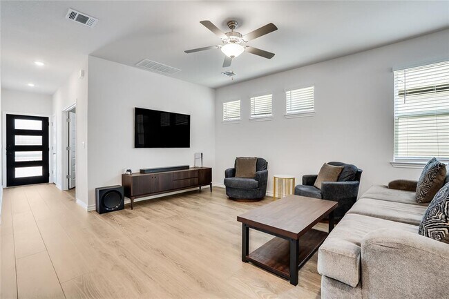 Foto del edificio - 4807 Plum Peach Bend