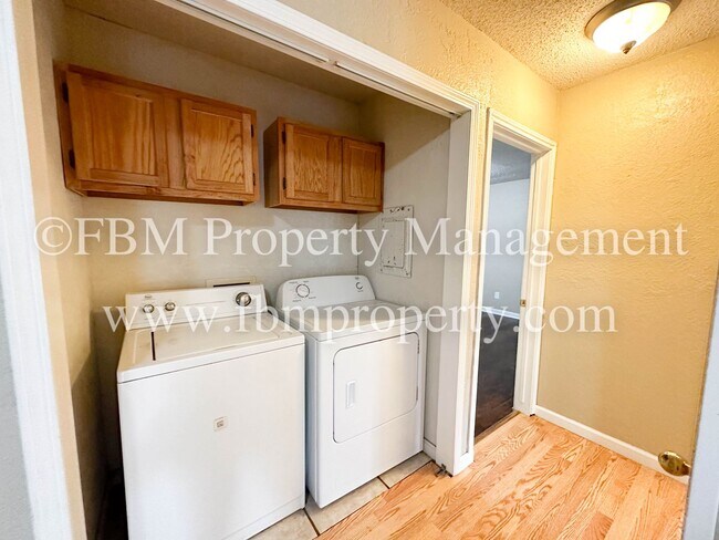 Foto del edificio - 2612 W Sycamore Ave