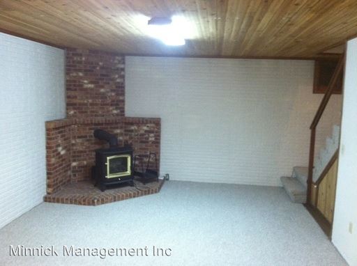 Building Photo - 205 Pioneer Dr