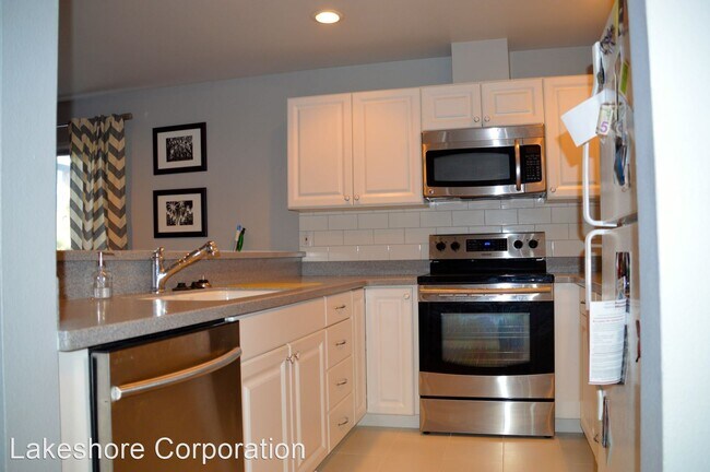 Building Photo - 2 br, 1 bath House - 1926 Fairview Ave E A...