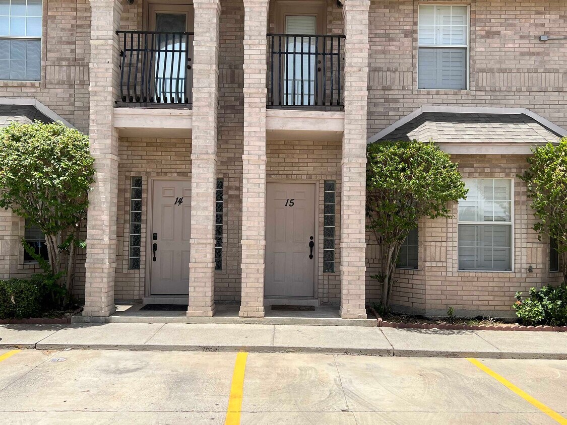 8416 Springfield Ave Unit 14, Laredo, TX 78045 Condo for Rent in