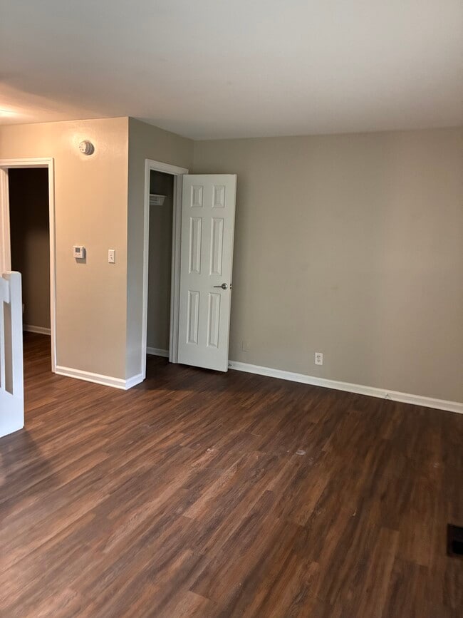 Building Photo - Marian Village Apartments