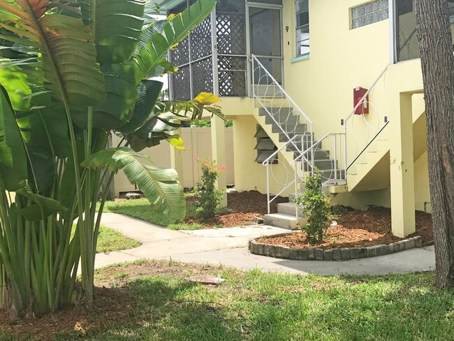 Building Photo - P234 - Lynd #10