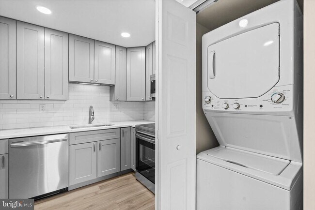 Foto del edificio - 3800 Powell Ln