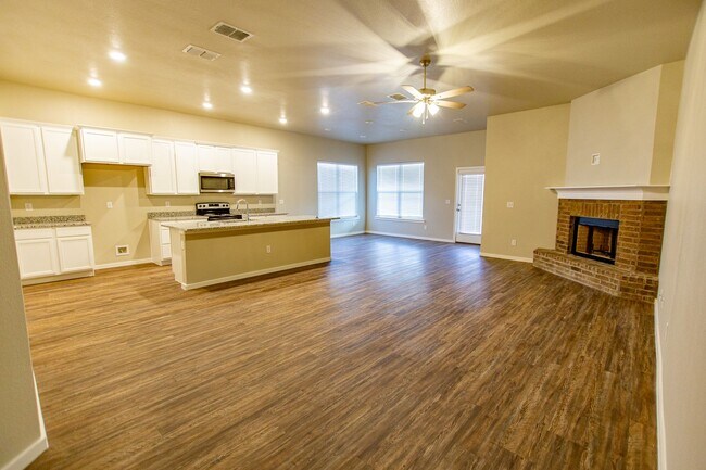 Foto del edificio - New Beginnings Start At AMRR: 4 bedroom available SOON in Frenship District!