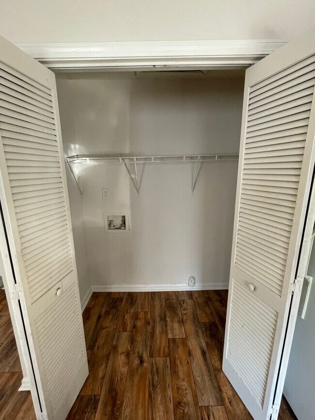 Foto del edificio - 8843 W Hills Ct