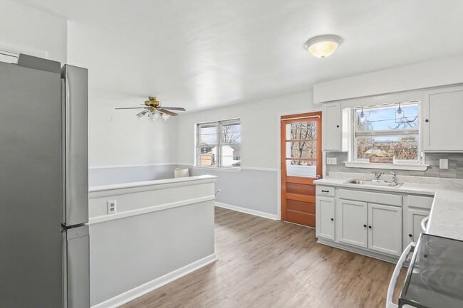 Building Photo - 3 bed 2 bath ranch in camp hill