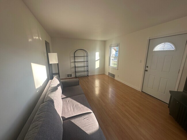 Foto del edificio - 1336 W Summit Ave