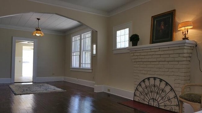 Photo - 118 W 28th St House