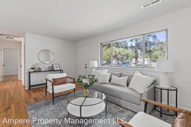 Foto del edificio - 3 br, 1 bath House - 1128 McBrien Rd