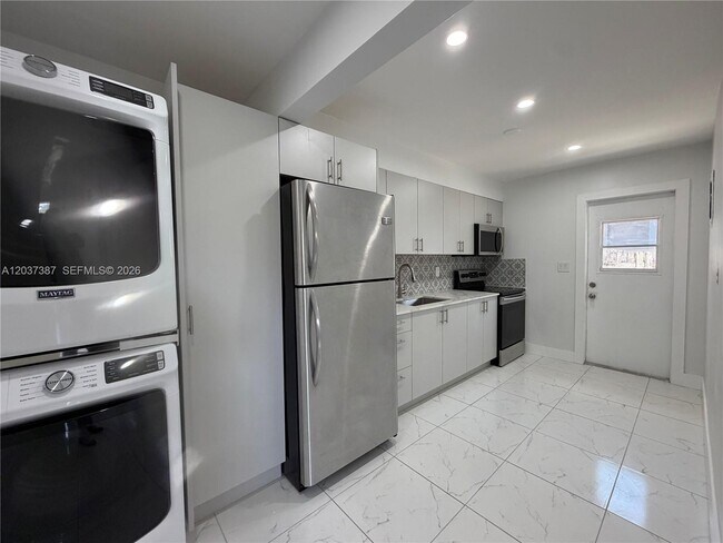 Foto del edificio - 405 SE 23rd St