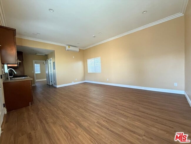 Foto del edificio - 7632 Kraft Ave