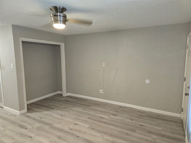 Foto del edificio - 2501 Yoakum Blvd