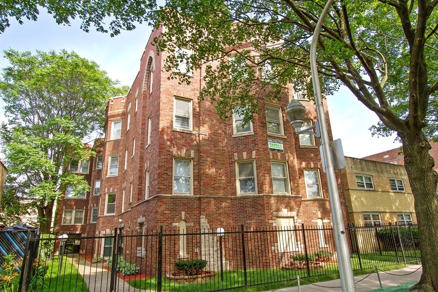7939 S Dobson Ave Apartments in Chicago, IL