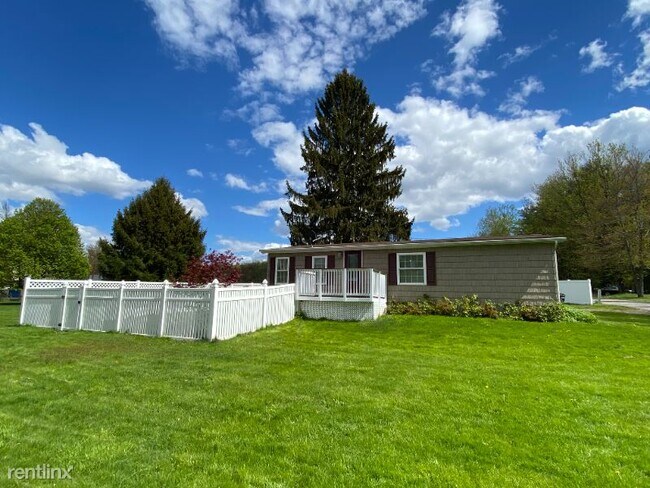 Building Photo - 3 br, 2 bath House - 10 Little League Rd