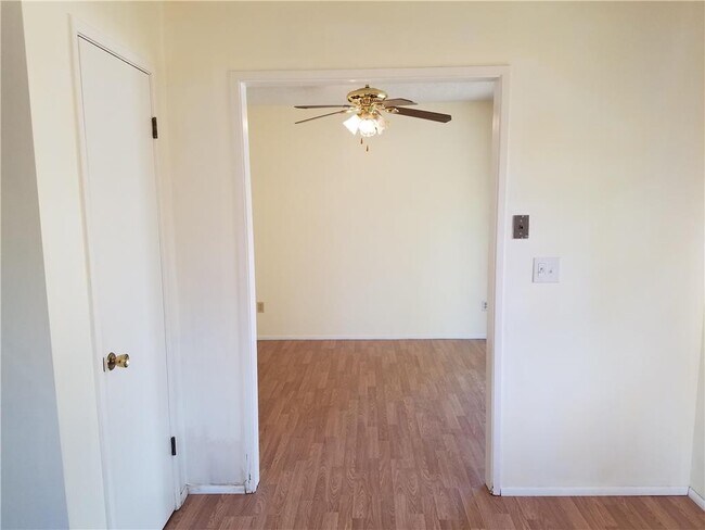 Foto del edificio - 14107 Merrywood Cir