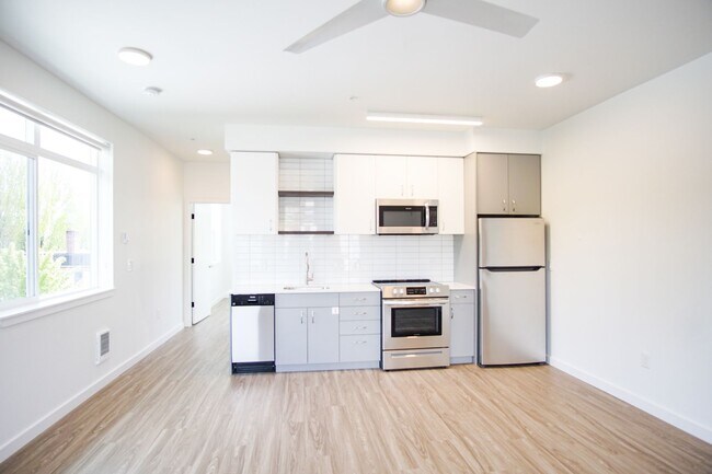 Foto del edificio - Spacious 1-Bedroom w/Condo-Grade Finishes + Balcony!