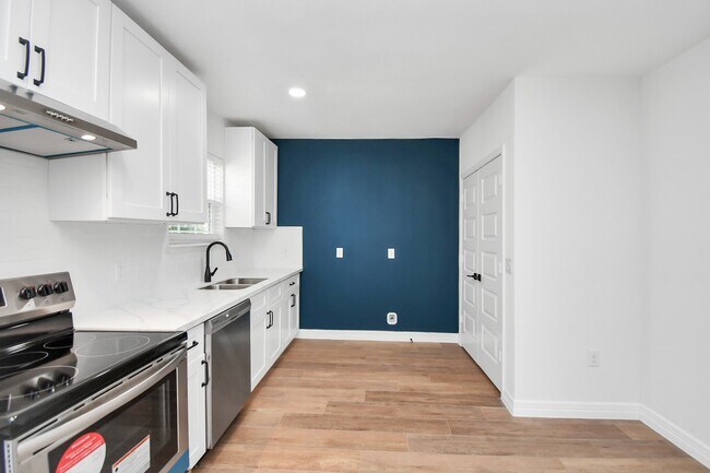 Building Photo - 2812 Truxillo St