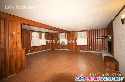 Foto del edificio - 1004 Riverview Terrace