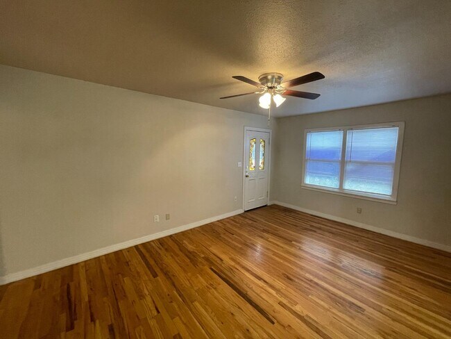 Foto del edificio - 2507 Kenosha Ave