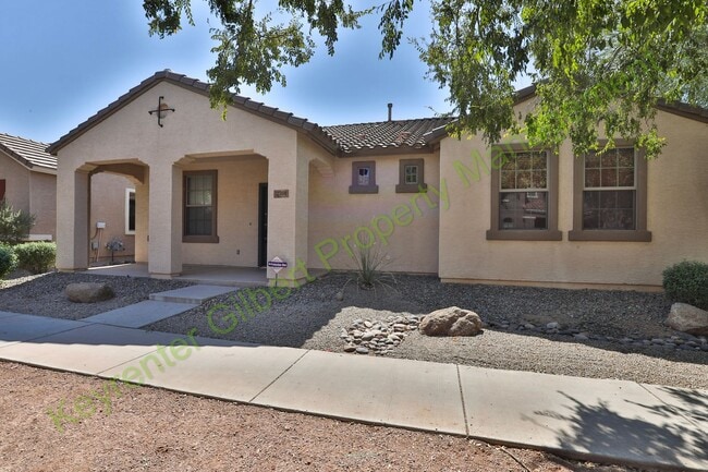 Foto del edificio - Beautiful Lyons Gate Home w/ Three Communi...