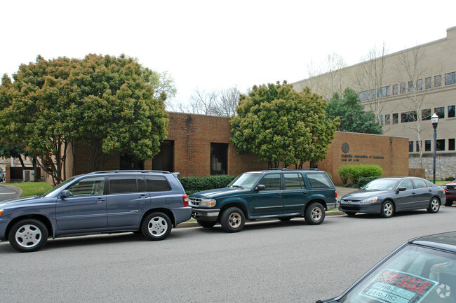 Building Photo - Spence Manor