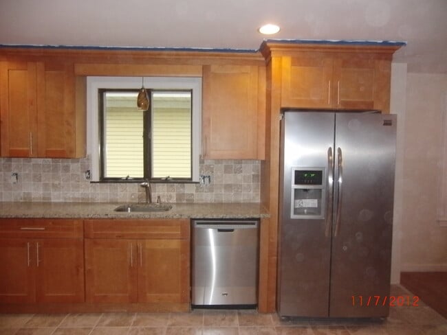 Building Photo - 67 Marion St