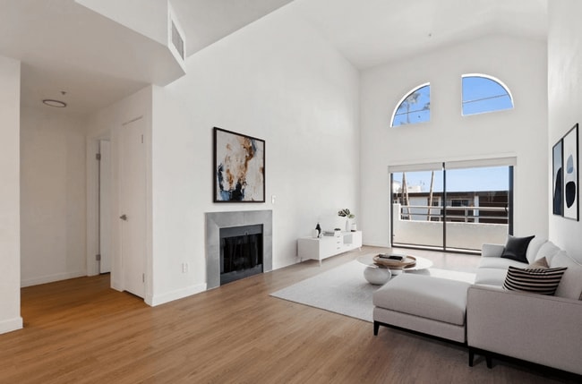 Building Photo - Terraces at La Cienega