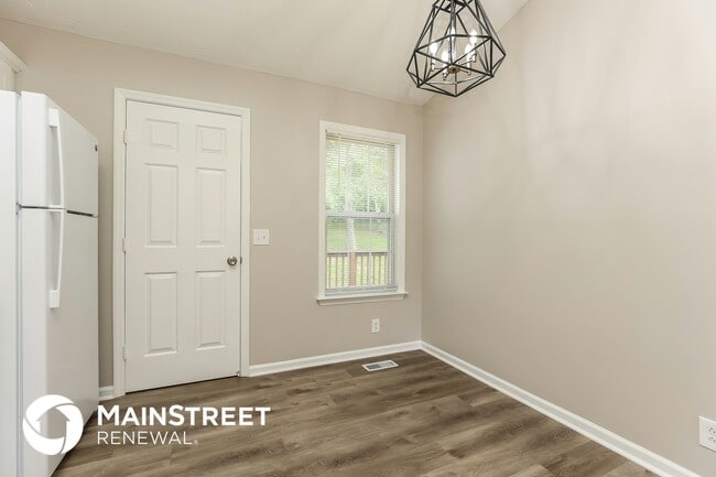 Building Photo - 4041 Moss Rd