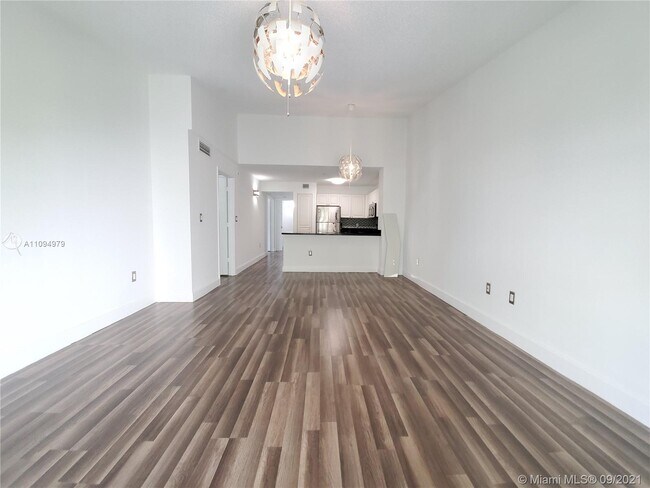 Foto del edificio - 4500 NW 107th Ave