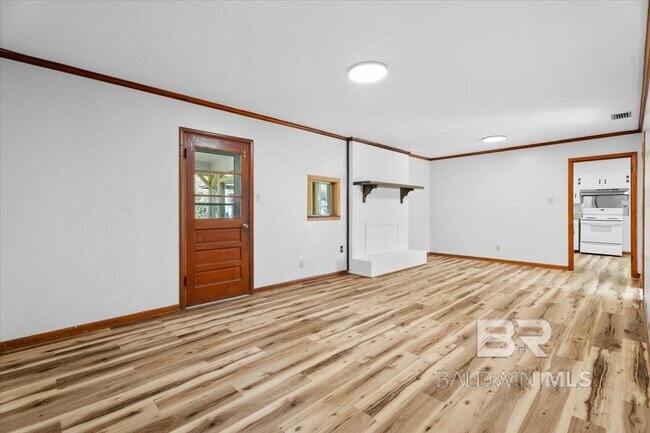 Foto del edificio - 101 Stover Dr