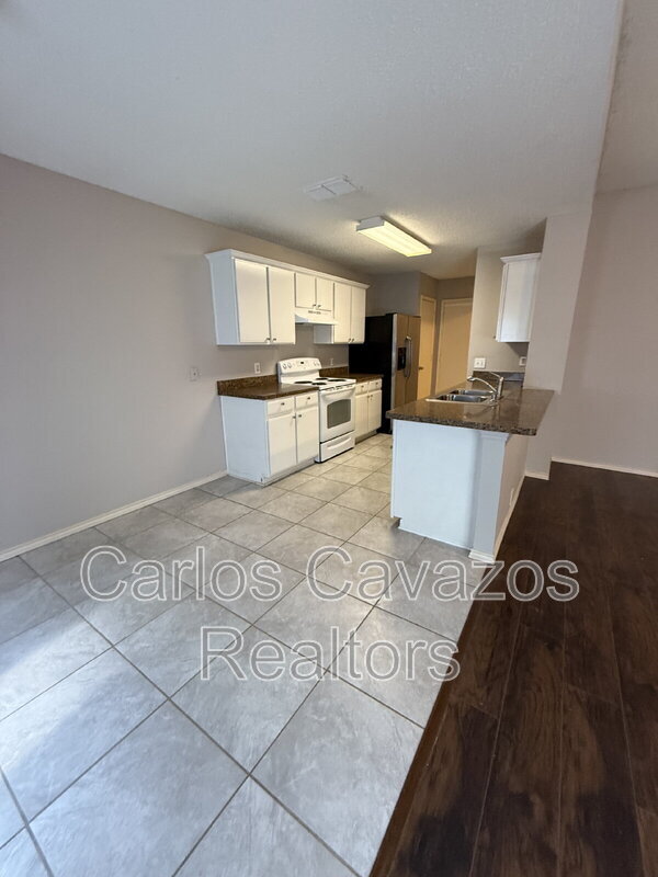 Foto del edificio - 1013 Springcreek Dr