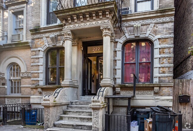 Entrance - 222 W 20th St