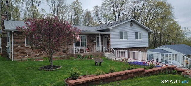 Building Photo - 34 Garden Hill Cir