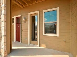 Building Photo - 2520 Bluebonnet Ln