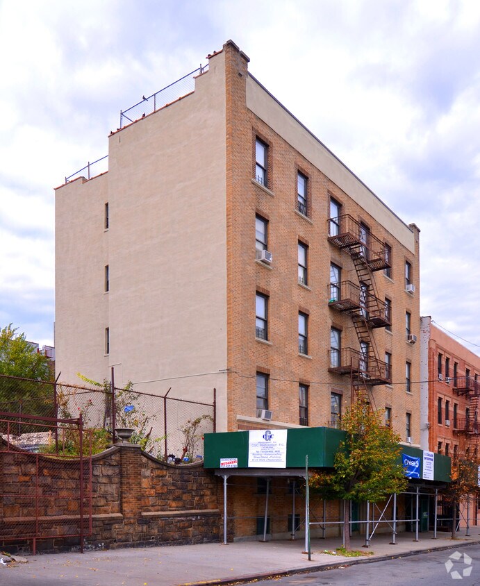 Foto principal - 535 Wales Ave