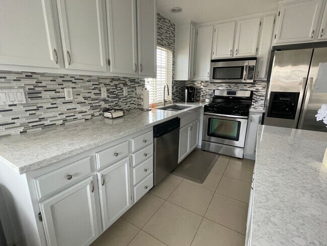 Building Photo - 2 Bedroom Condo in Otay Ranch