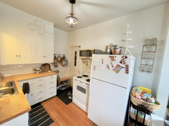 Building Photo - 184 N 200 E