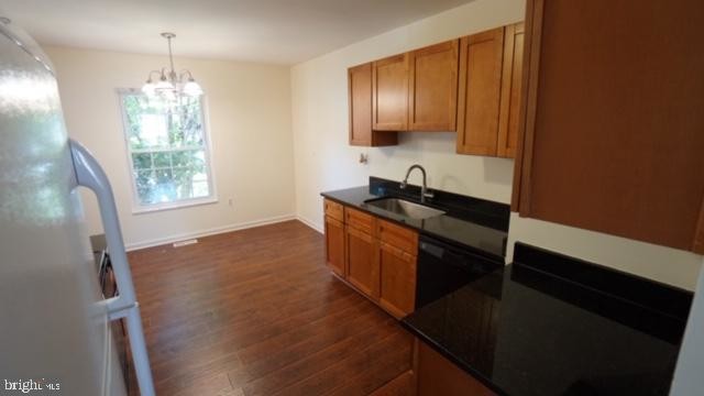 Foto del edificio - 7054 Leewood Forest Dr