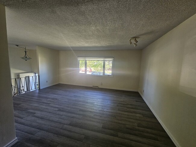 Building Photo - 5003 Brisebois Dr NW