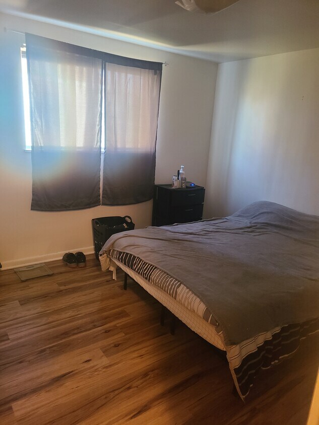 Bed Room - 1335 Anderson Ave