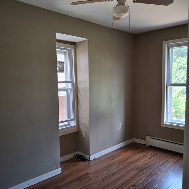 Foto del edificio - 817 Ridge St