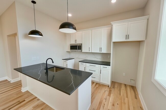 Building Photo - 432-434 Lackawanna Ave