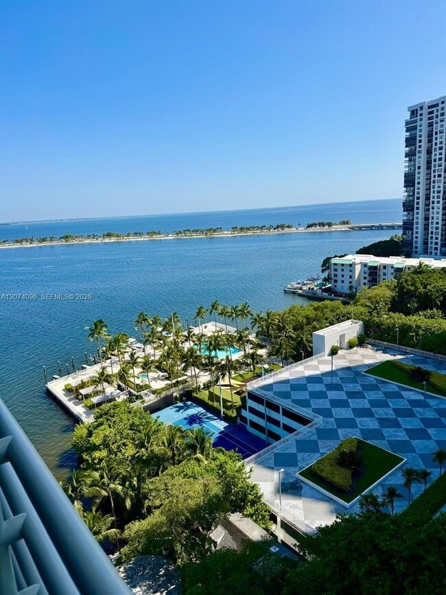 Building Photo - 2025 Brickell Ave