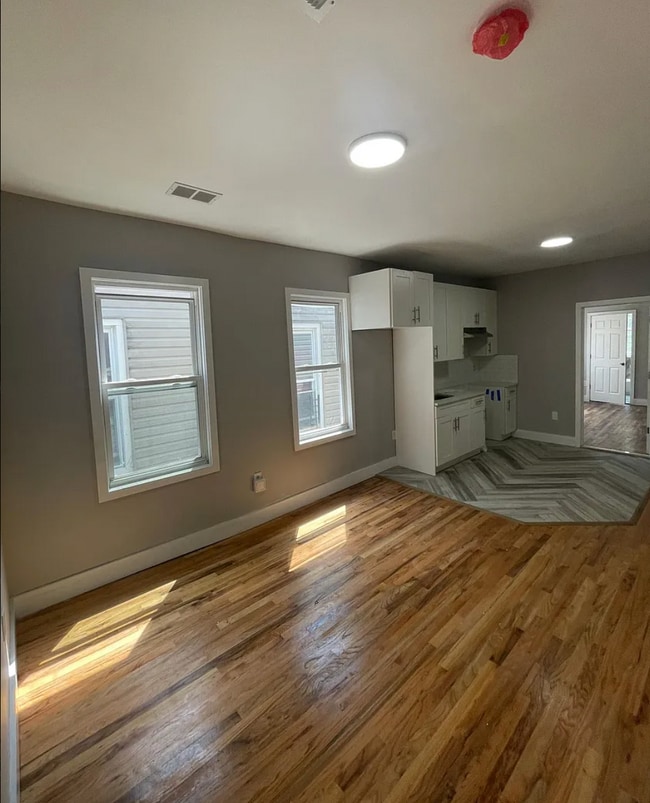 Building Photo - 866 S 20th St
